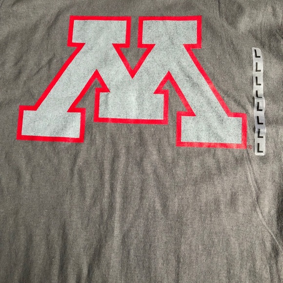 NEW Old Varsity Minnesota Tee Shirt Golden Gophers College Logo Large Gray Men’s - Picture 2 of 12